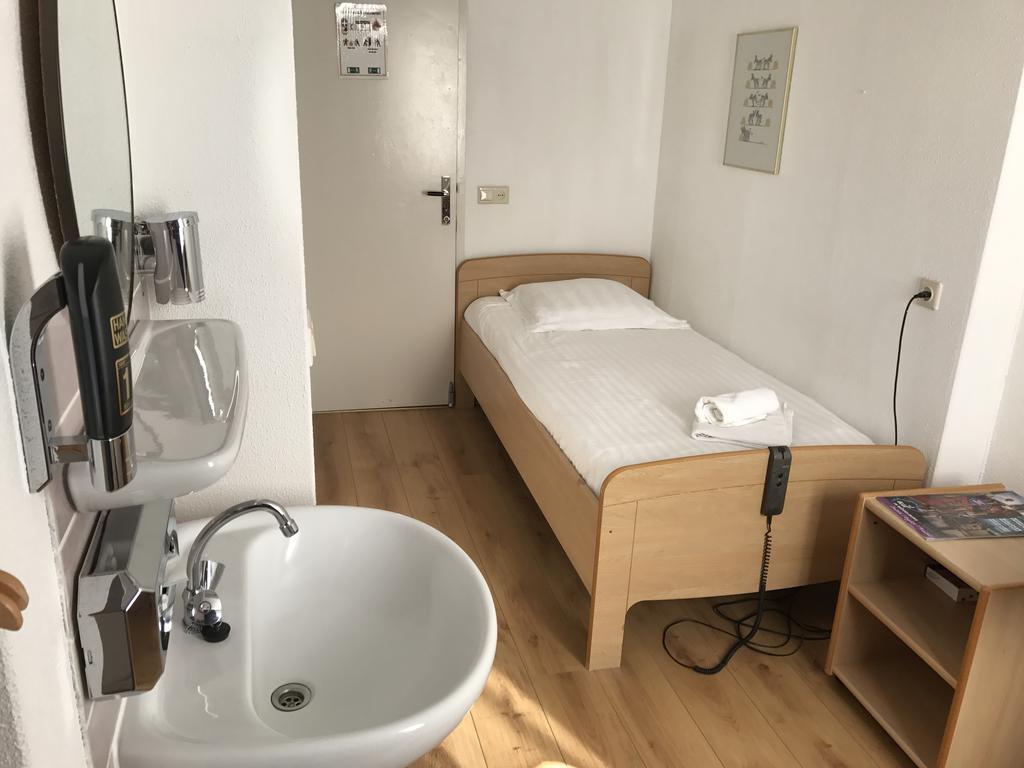 B&B De Kaepstander มิดเดิลบวร์ก ภายนอก รูปภาพ